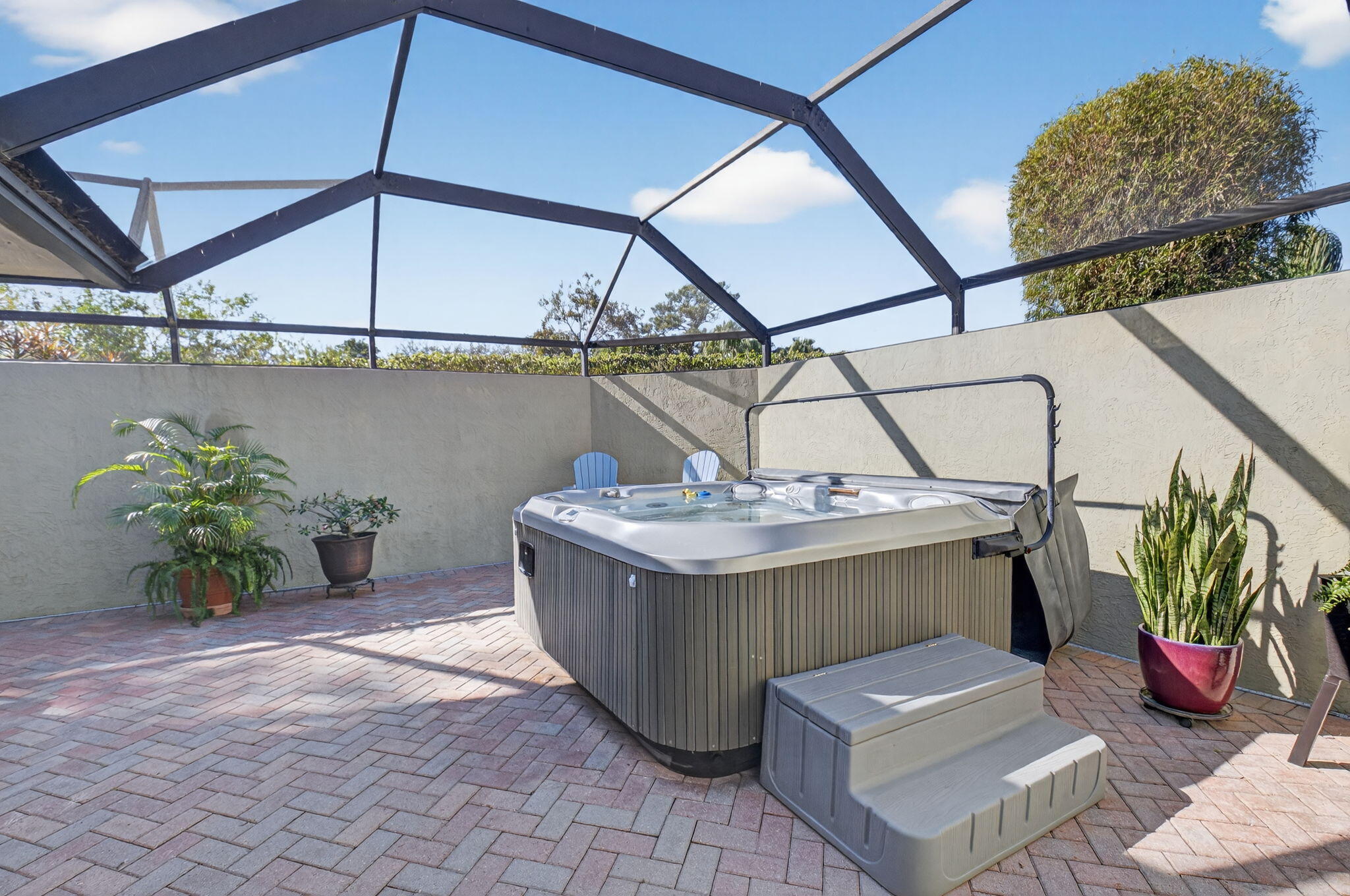 5470 Northwest 3rd Terrace Boca Raton, FL 33487 - Photo 34 of 72 WALLED/SCREENED PRIVATE JACUZZI AREA