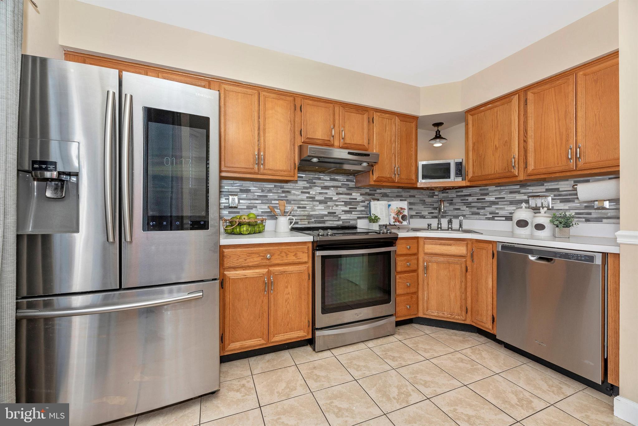 6432 View Point Court Frederick, MD 21703 - Photo 8 of 27 Upgraded Stainless Steel Appliances