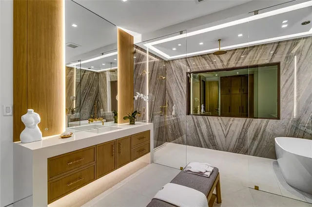 $11,500,000 | 6107 North Ocean Boulevard, Ocean Ridge, FL 33435