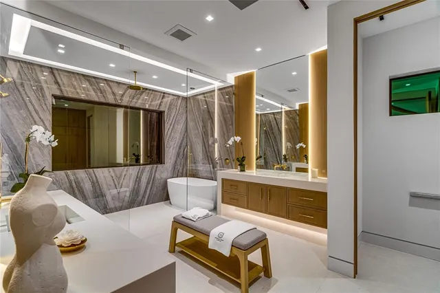 $11,500,000 | 6107 North Ocean Boulevard, Ocean Ridge, FL 33435