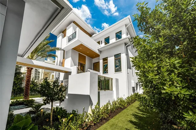 $11,500,000 | 6107 North Ocean Boulevard, Ocean Ridge, FL 33435