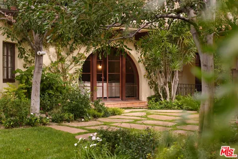 $8,995,000 | Undisclosed Address, Los Angeles, CA 90004