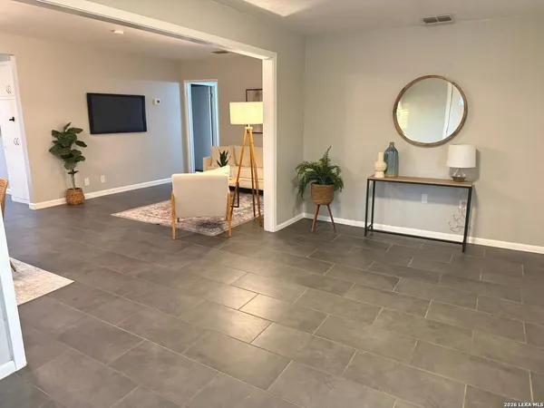 $1,795 | 102 Antrim Drive, San Antonio, TX 78218