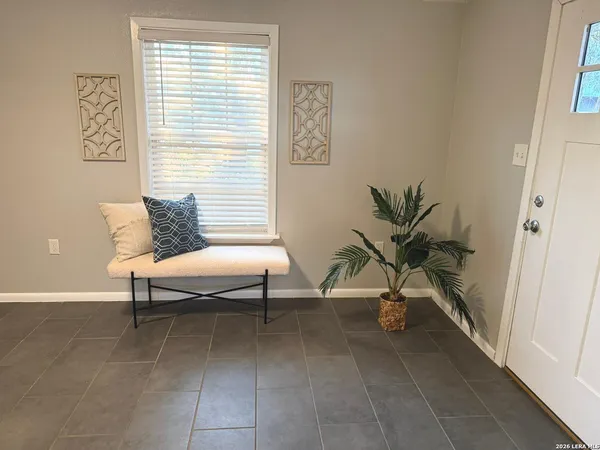 $1,795 | 102 Antrim Drive, San Antonio, TX 78218