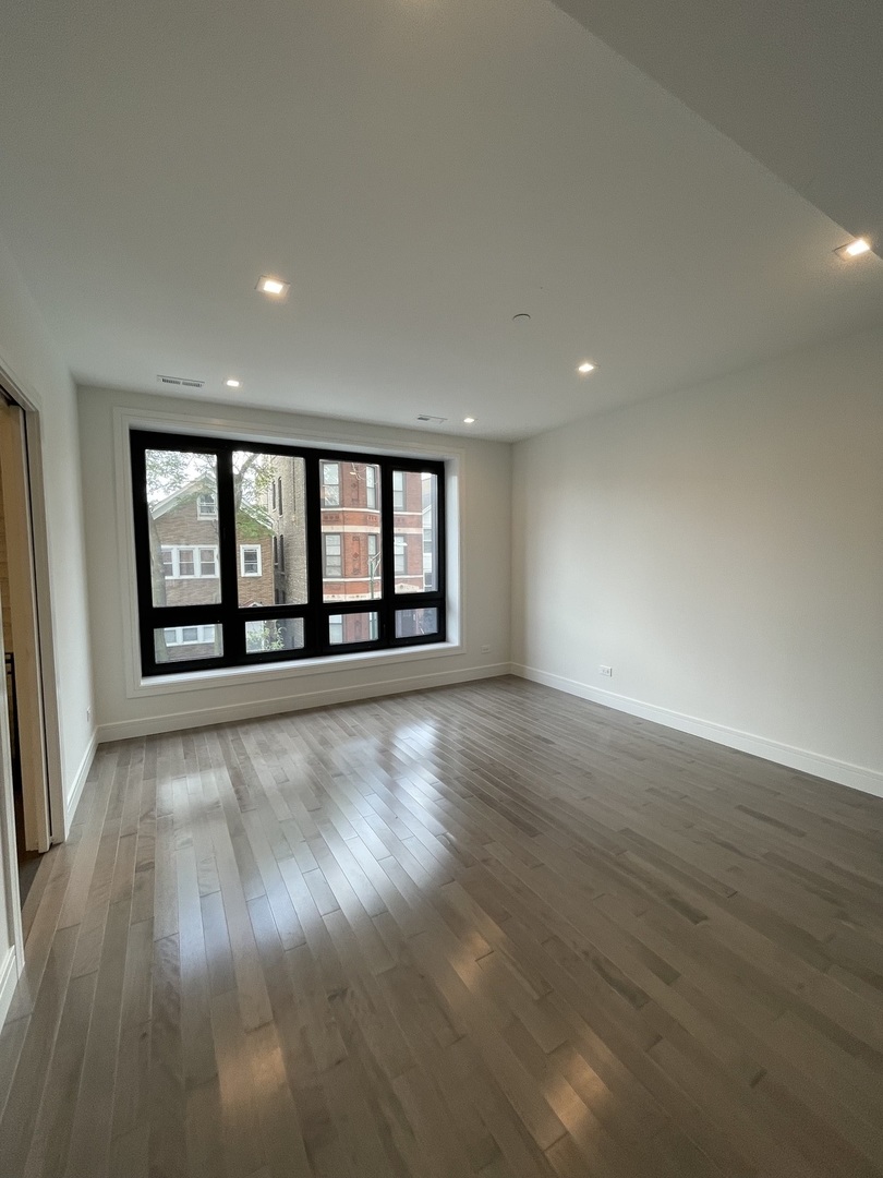 719 North Elizabeth Street, Unit 2 Chicago, IL 60642 - Photo 13 of 27