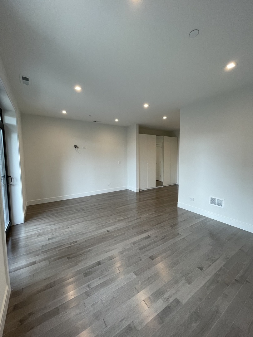 719 North Elizabeth Street, Unit 2 Chicago, IL 60642 - Photo 20 of 27