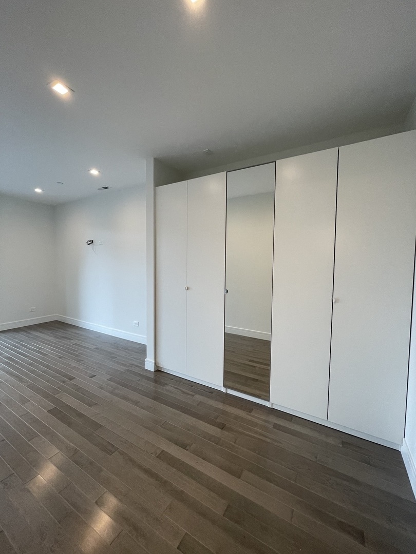 719 North Elizabeth Street, Unit 2 Chicago, IL 60642 - Photo 21 of 27