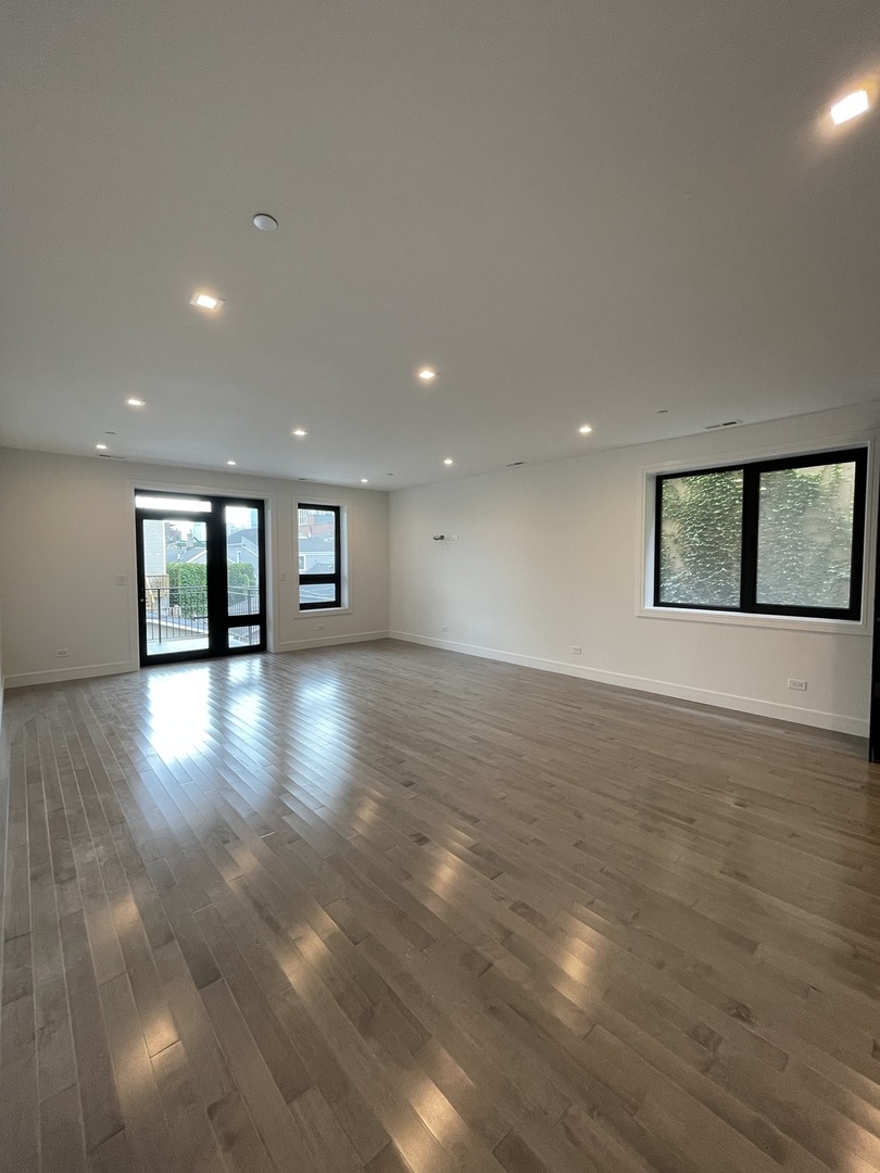 719 North Elizabeth Street, Unit 2 Chicago, IL 60642 - Photo 3 of 27