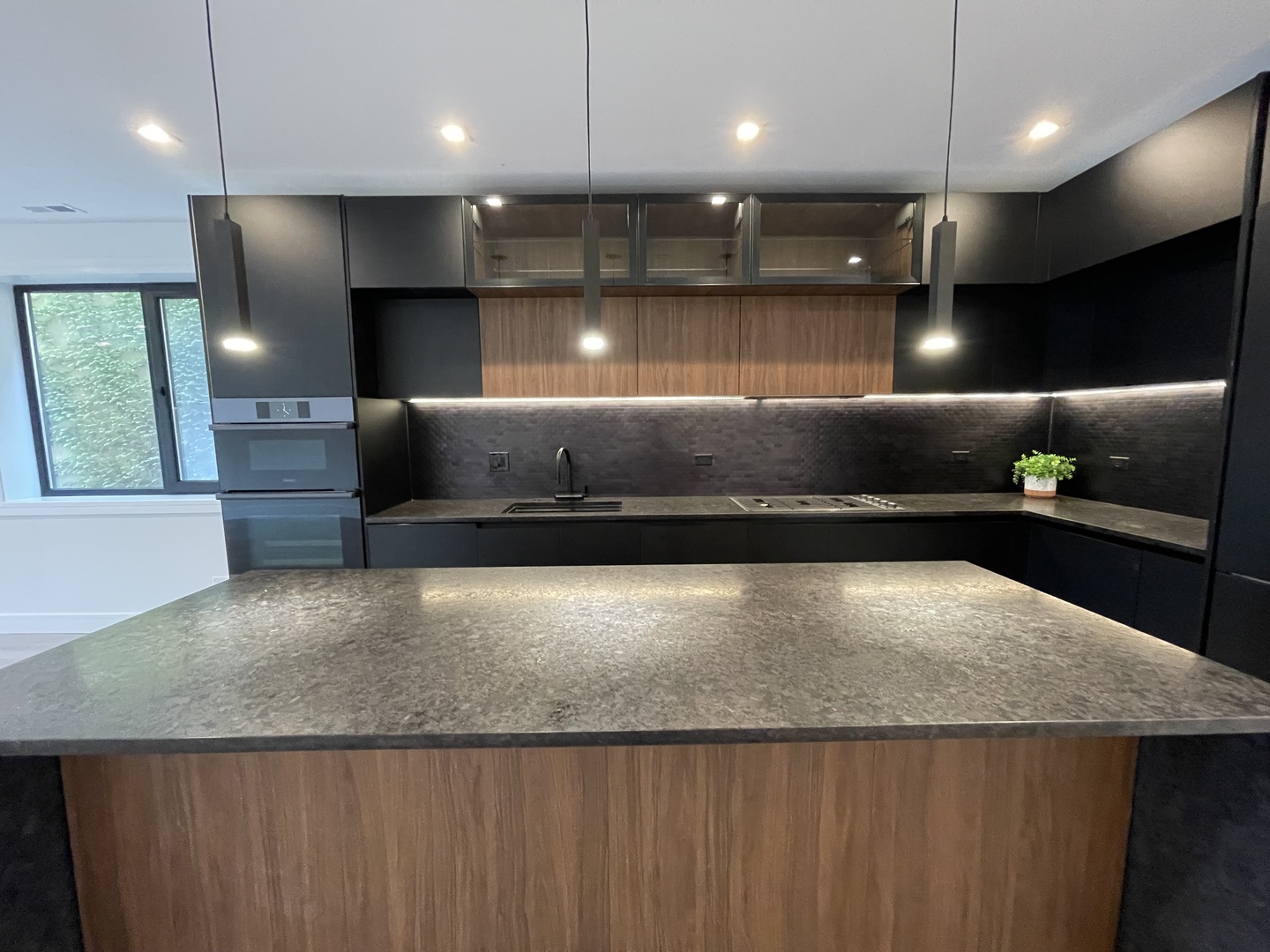 719 North Elizabeth Street, Unit 2 Chicago, IL 60642 - Photo 5 of 27