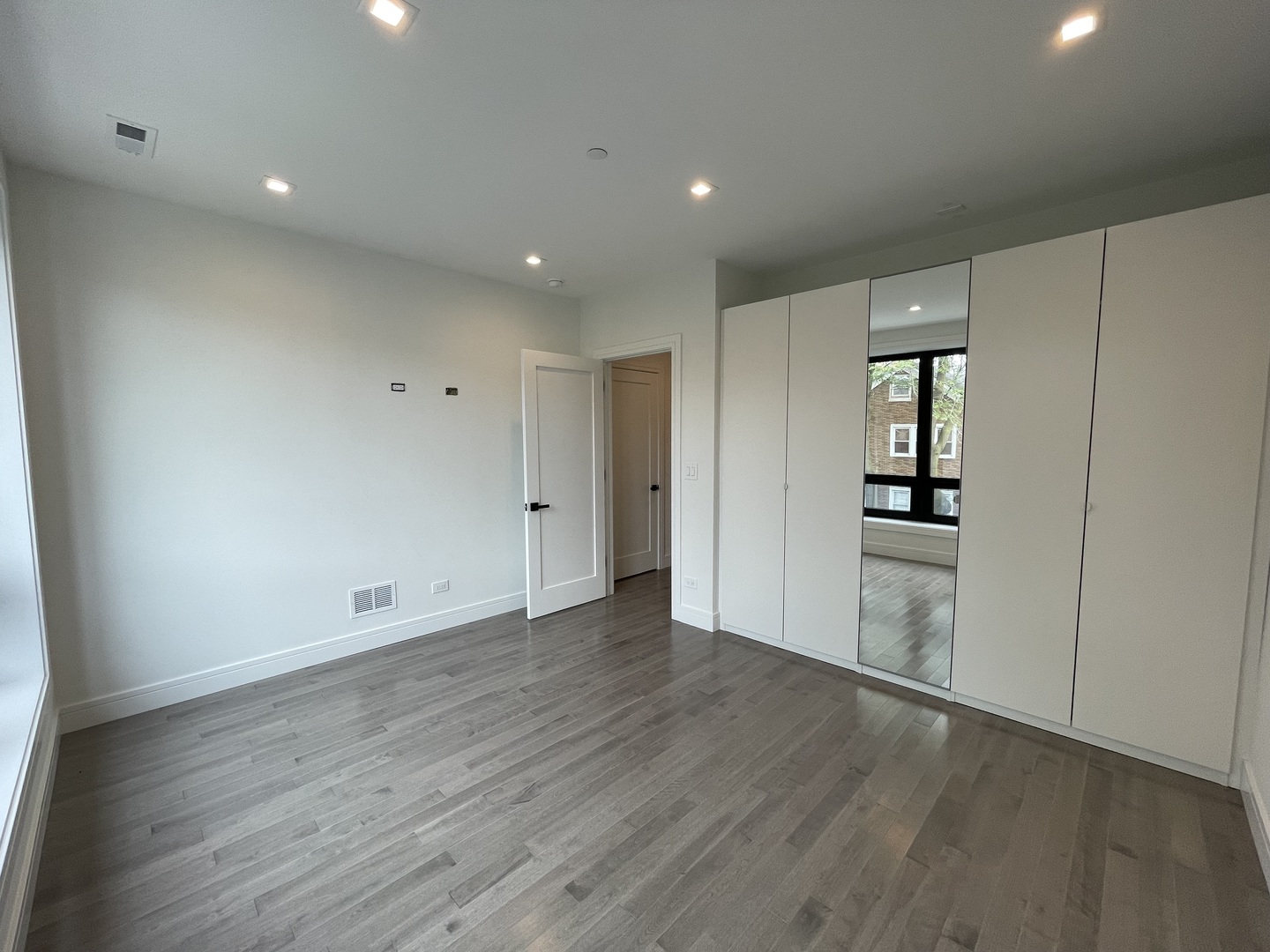 719 North Elizabeth Street, Unit 2 Chicago, IL 60642 - Photo 10 of 27