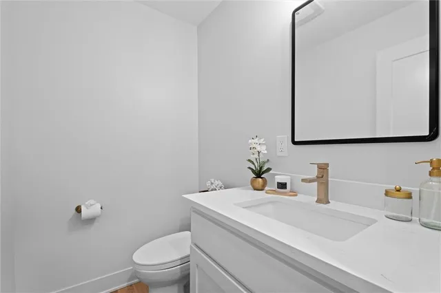 $1,199,995 | 10314 Sagamore Lane, Leawood, KS 66206