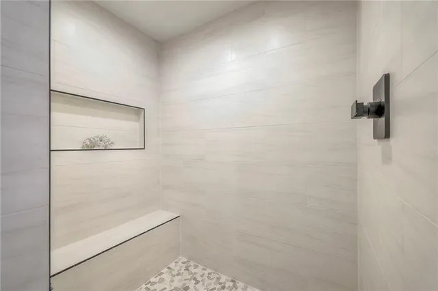 $1,199,995 | 10314 Sagamore Lane, Leawood, KS 66206