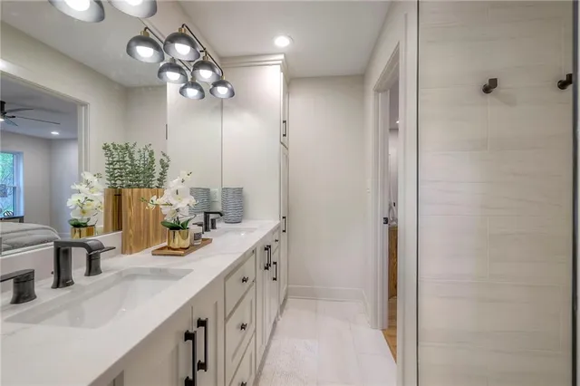 $1,199,995 | 10314 Sagamore Lane, Leawood, KS 66206