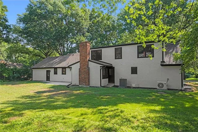 $1,199,995 | 10314 Sagamore Lane, Leawood, KS 66206