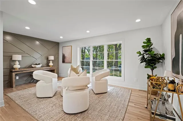 $1,199,995 | 10314 Sagamore Lane, Leawood, KS 66206