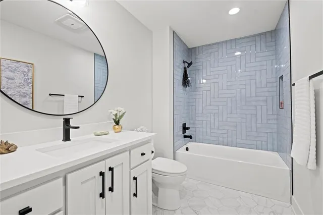 $1,199,995 | 10314 Sagamore Lane, Leawood, KS 66206