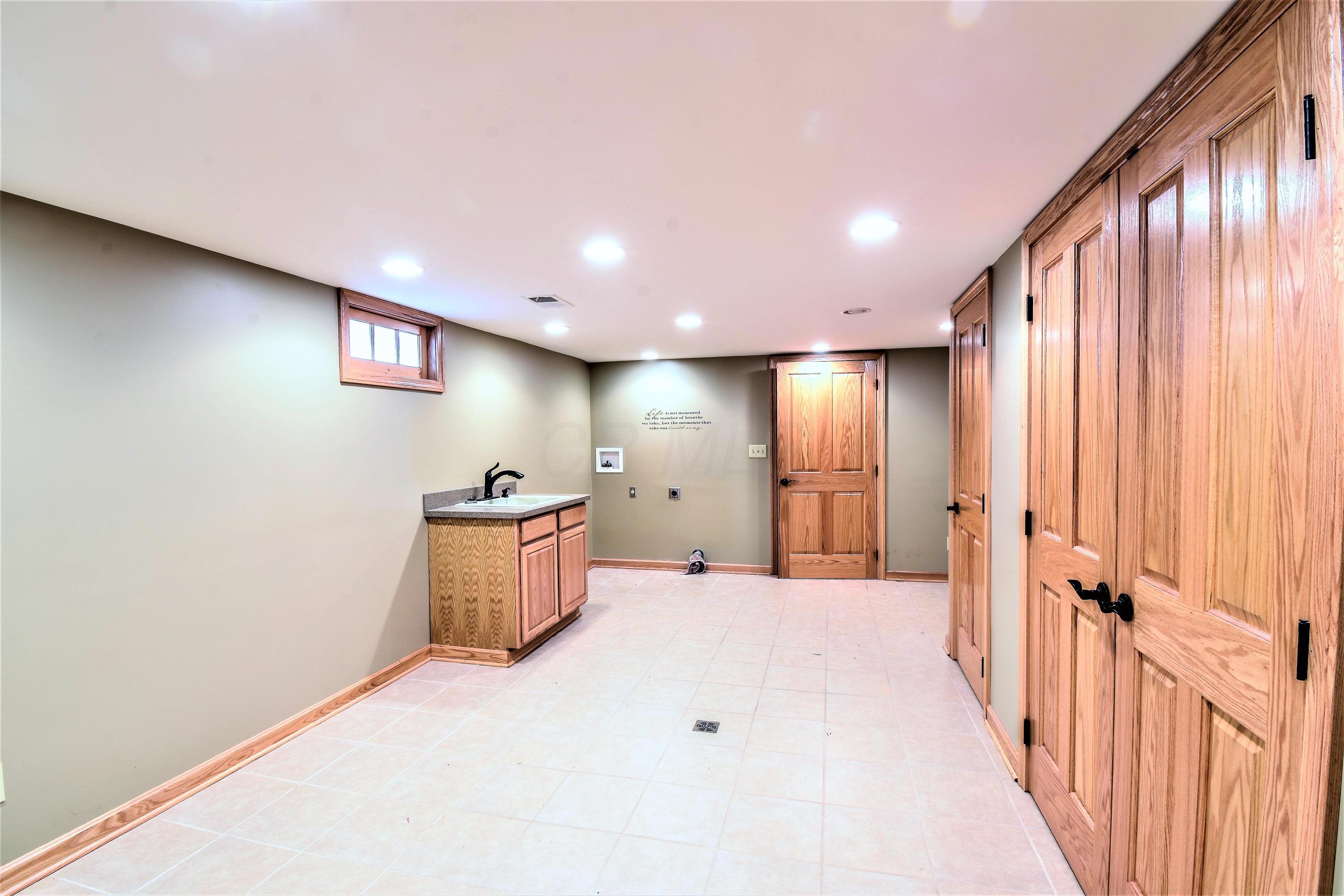 3199 Sharon Valley Road Northeast Newark, OH 43055 - Photo 17 of 23