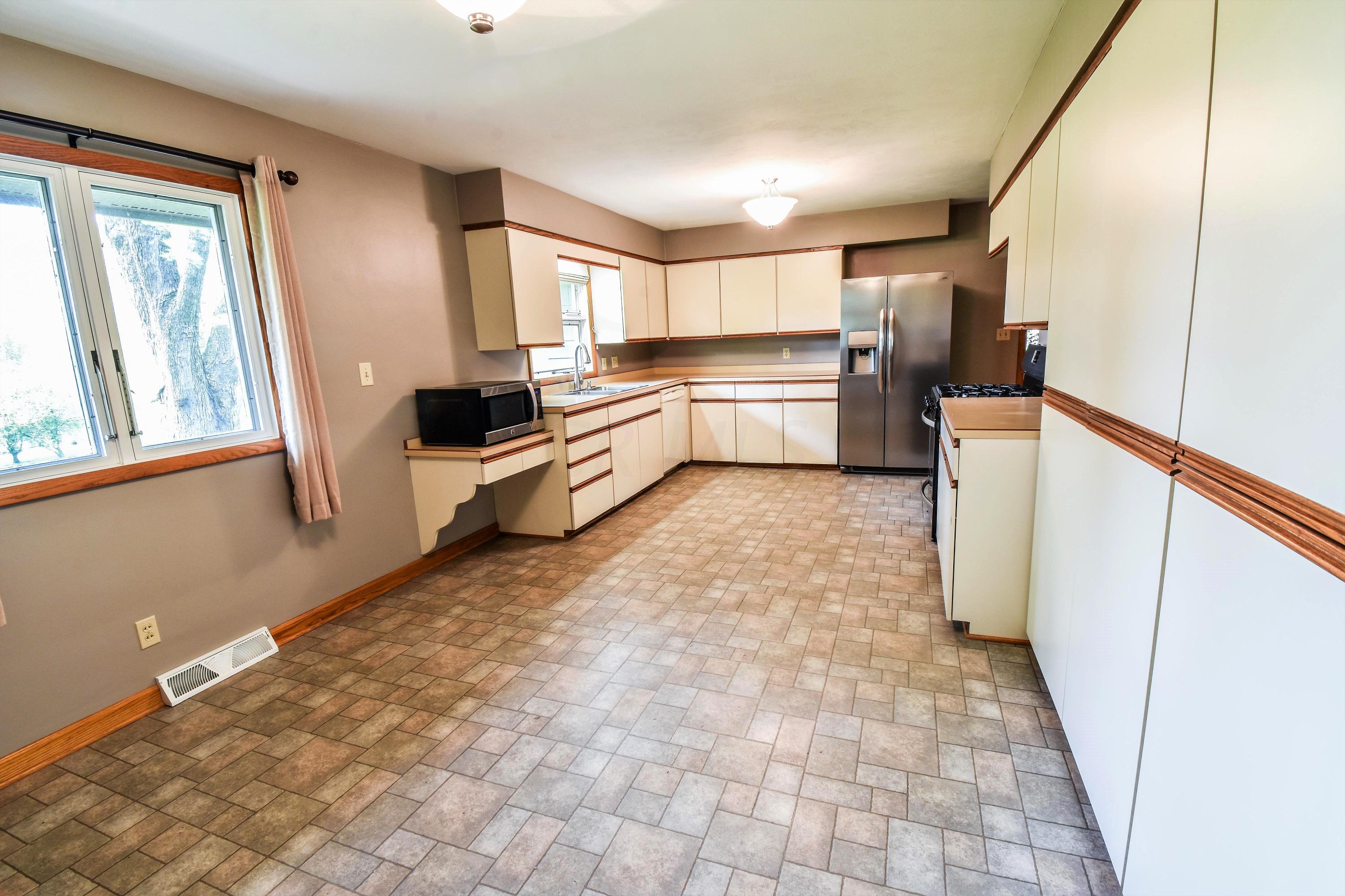 3199 Sharon Valley Road Northeast Newark, OH 43055 - Photo 8 of 23