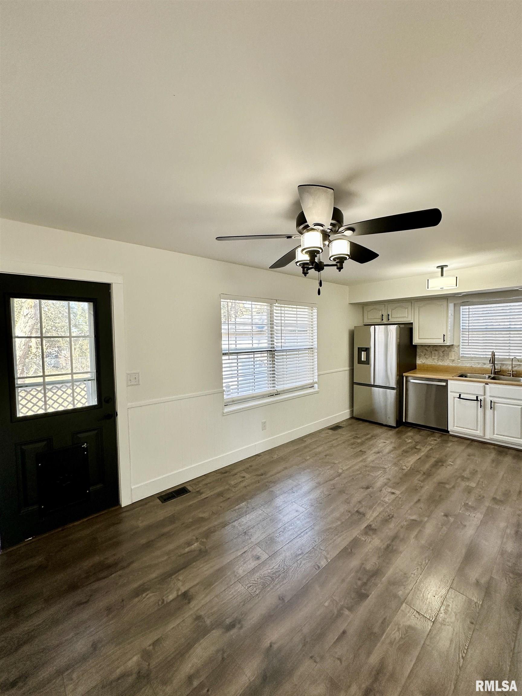 2004 Plum Street Jacksonville, IL 62650 - Photo 13 of 42