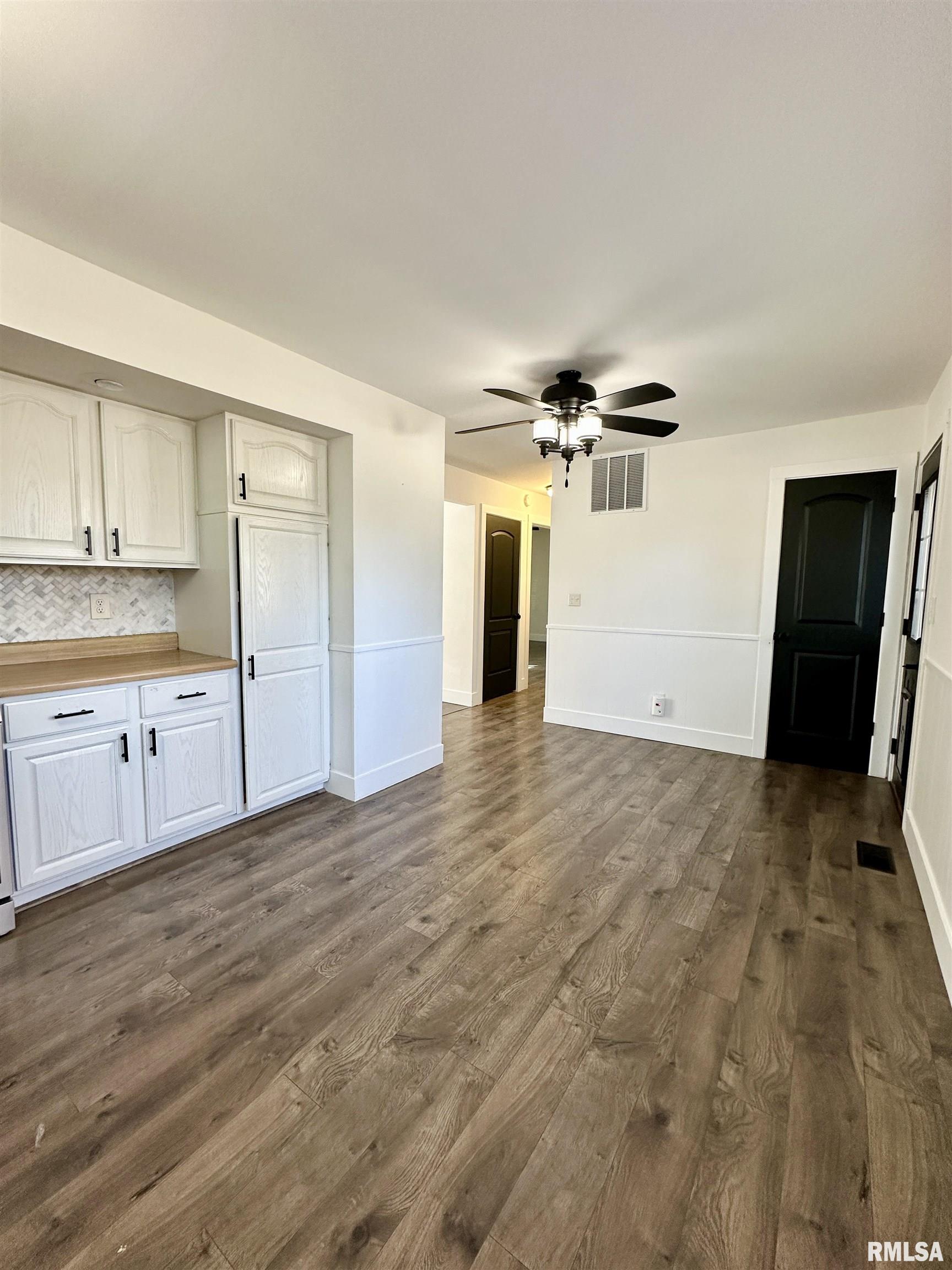 2004 Plum Street Jacksonville, IL 62650 - Photo 15 of 42