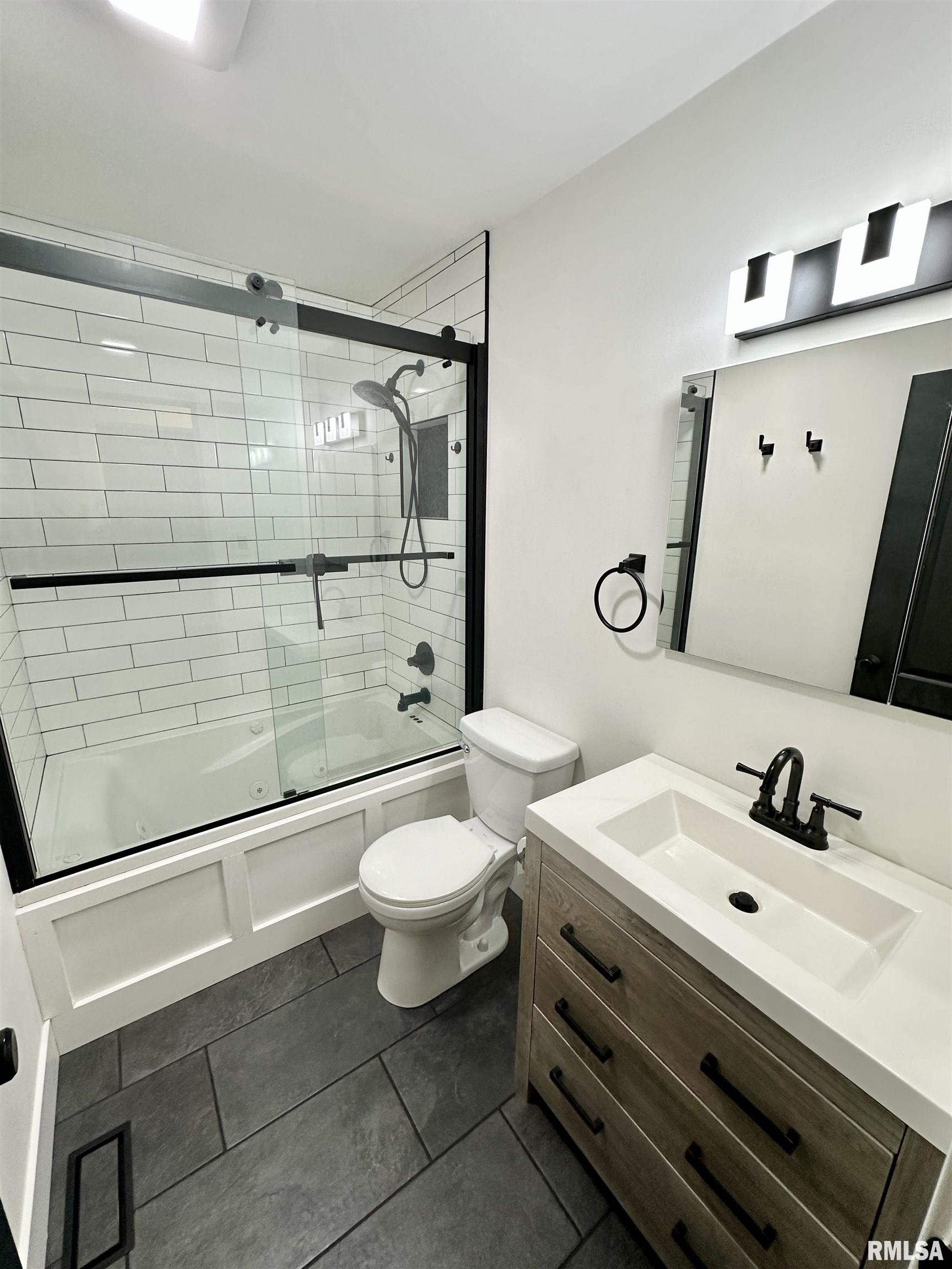 2004 Plum Street Jacksonville, IL 62650 - Photo 20 of 42