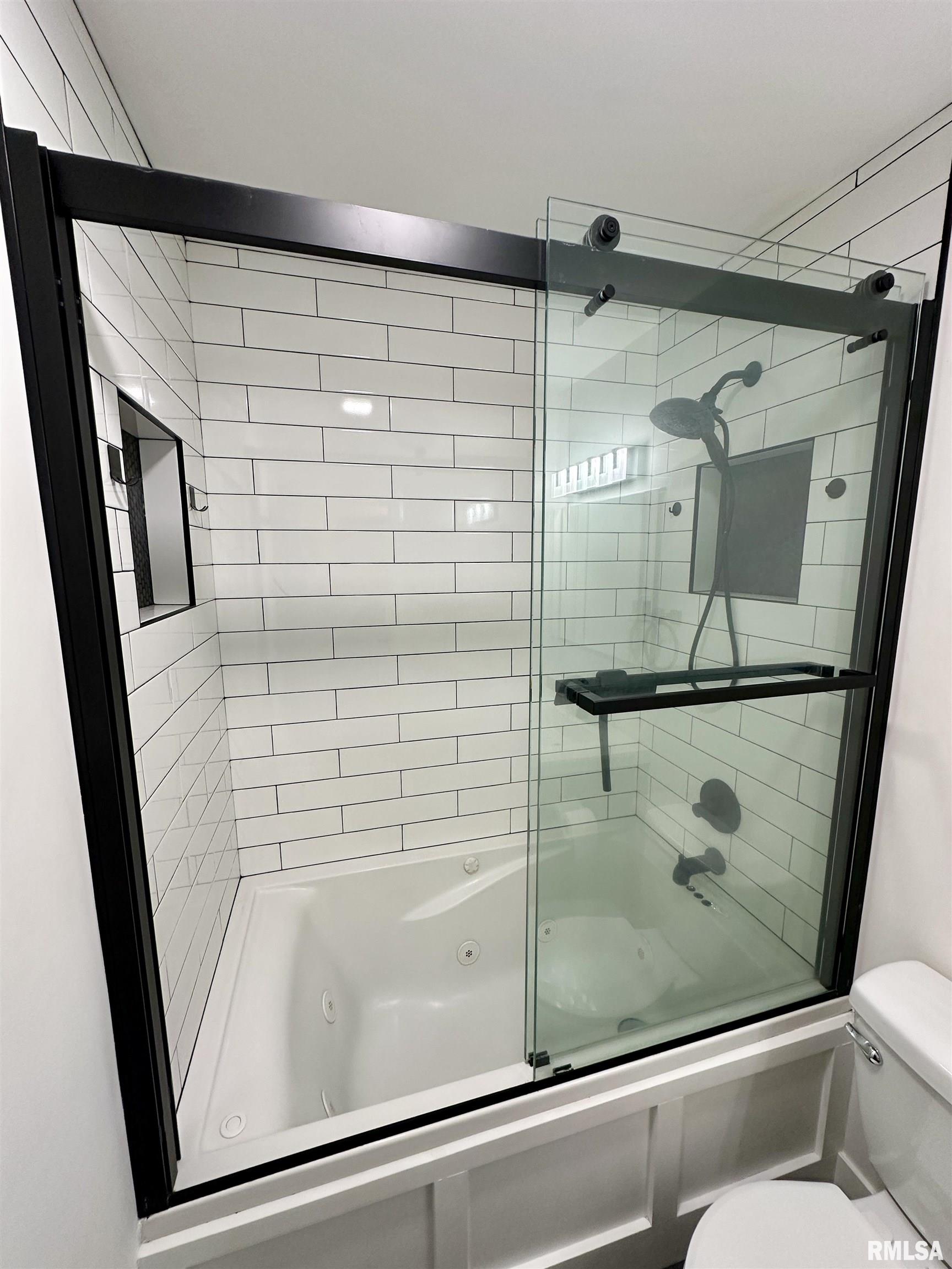 2004 Plum Street Jacksonville, IL 62650 - Photo 21 of 42