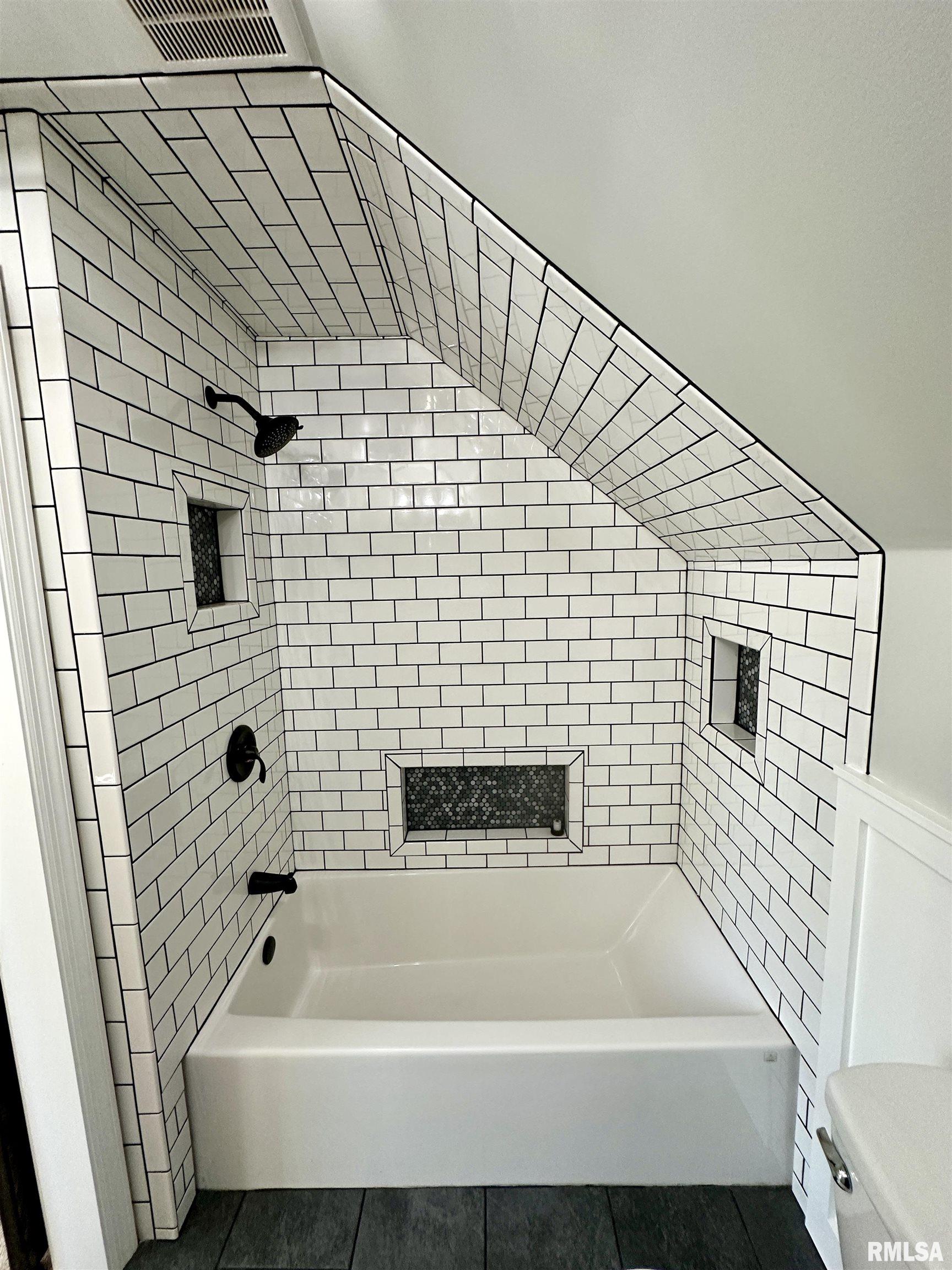 2004 Plum Street Jacksonville, IL 62650 - Photo 36 of 42