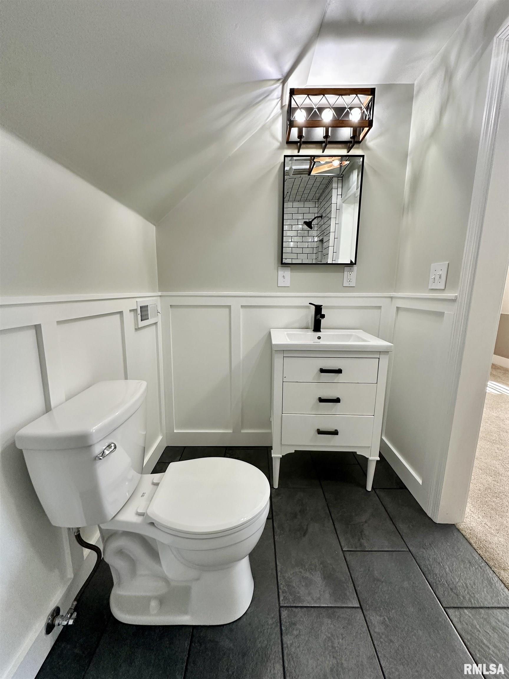 2004 Plum Street Jacksonville, IL 62650 - Photo 37 of 42