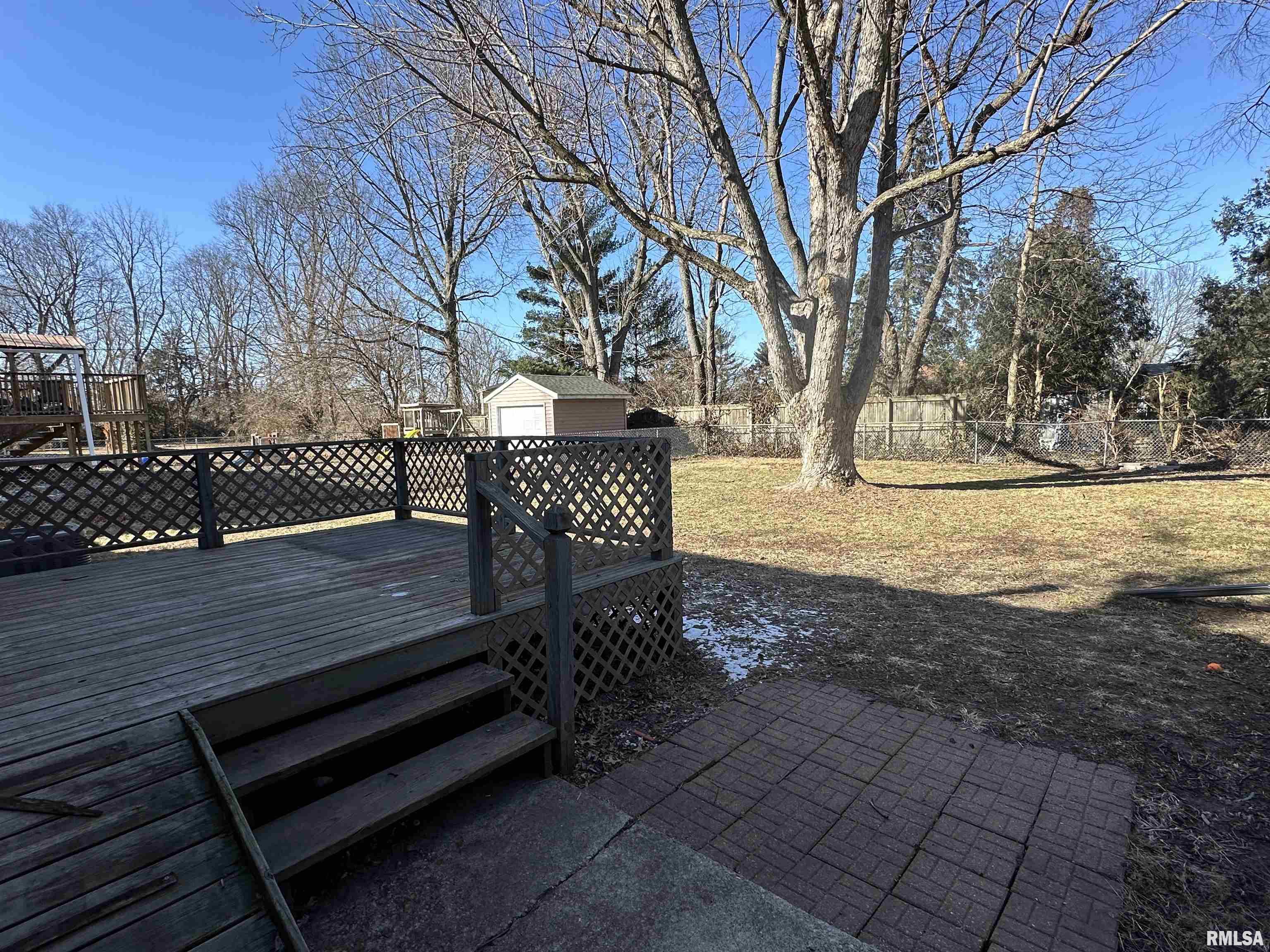 2004 Plum Street Jacksonville, IL 62650 - Photo 39 of 42