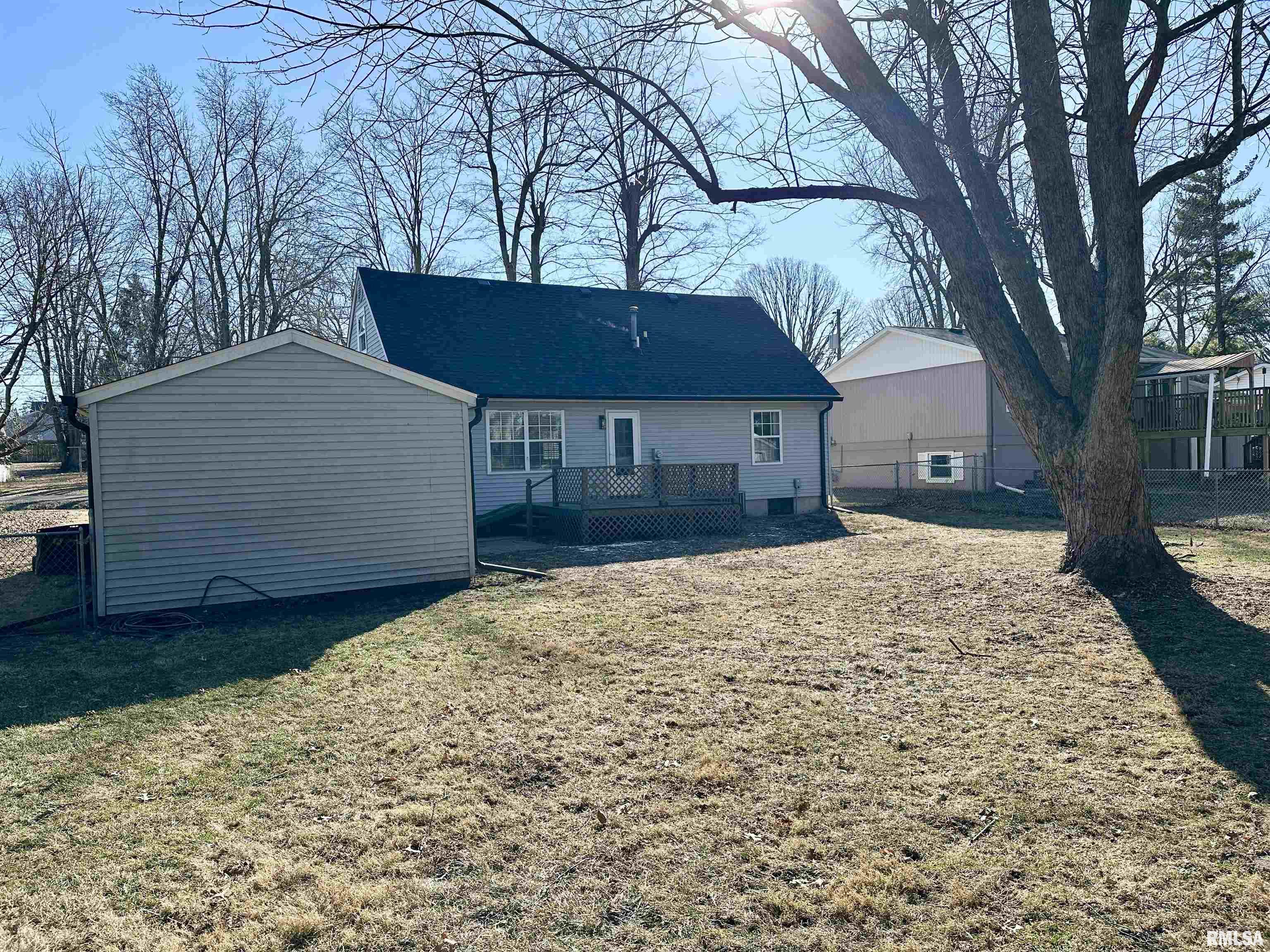 2004 Plum Street Jacksonville, IL 62650 - Photo 40 of 42