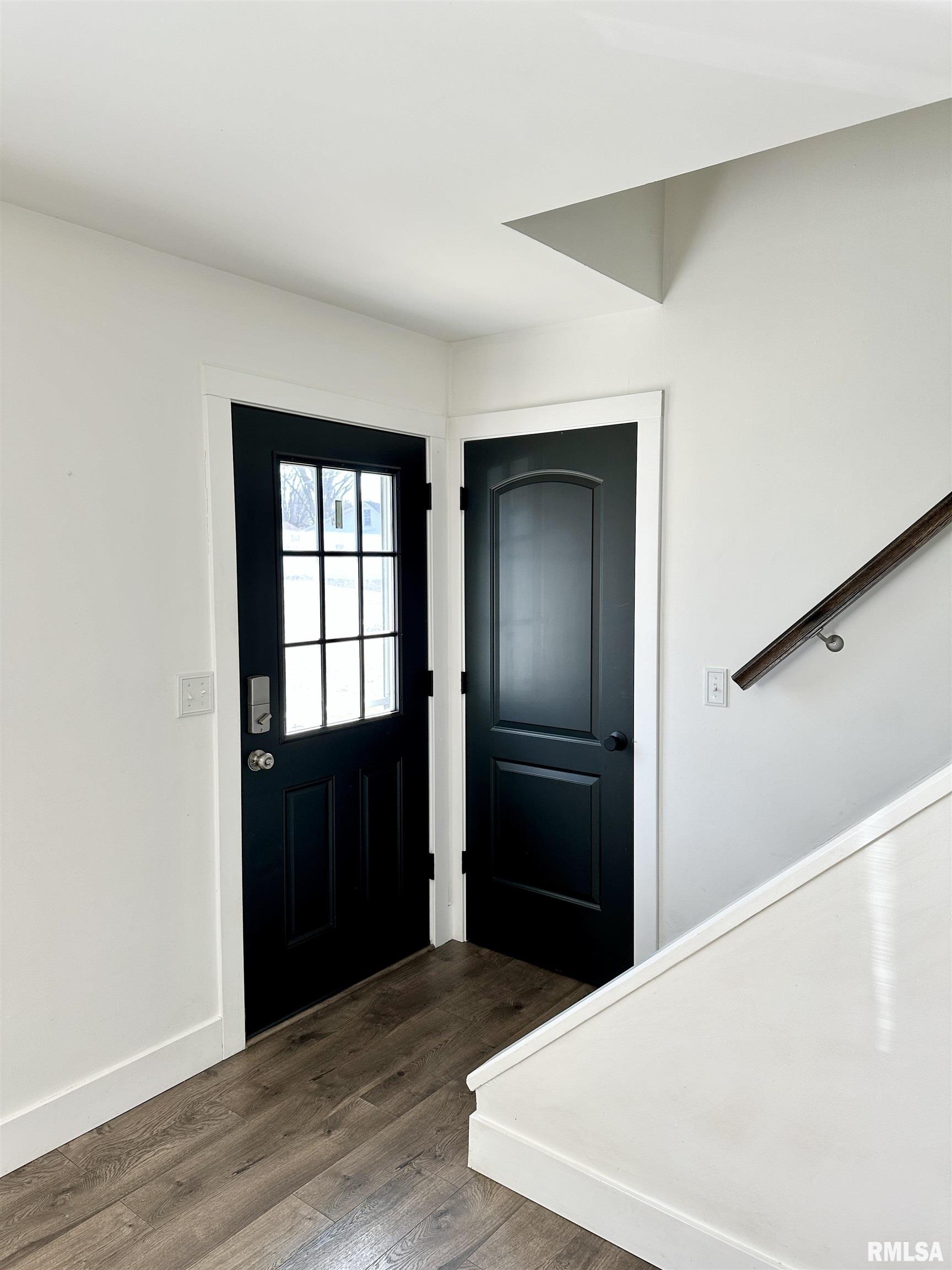 2004 Plum Street Jacksonville, IL 62650 - Photo 4 of 42