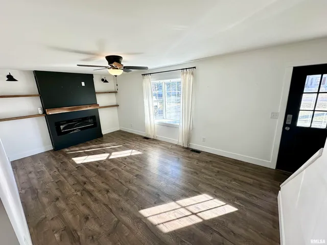 $169,000 | 2004 Plum Street, Jacksonville, IL 62650