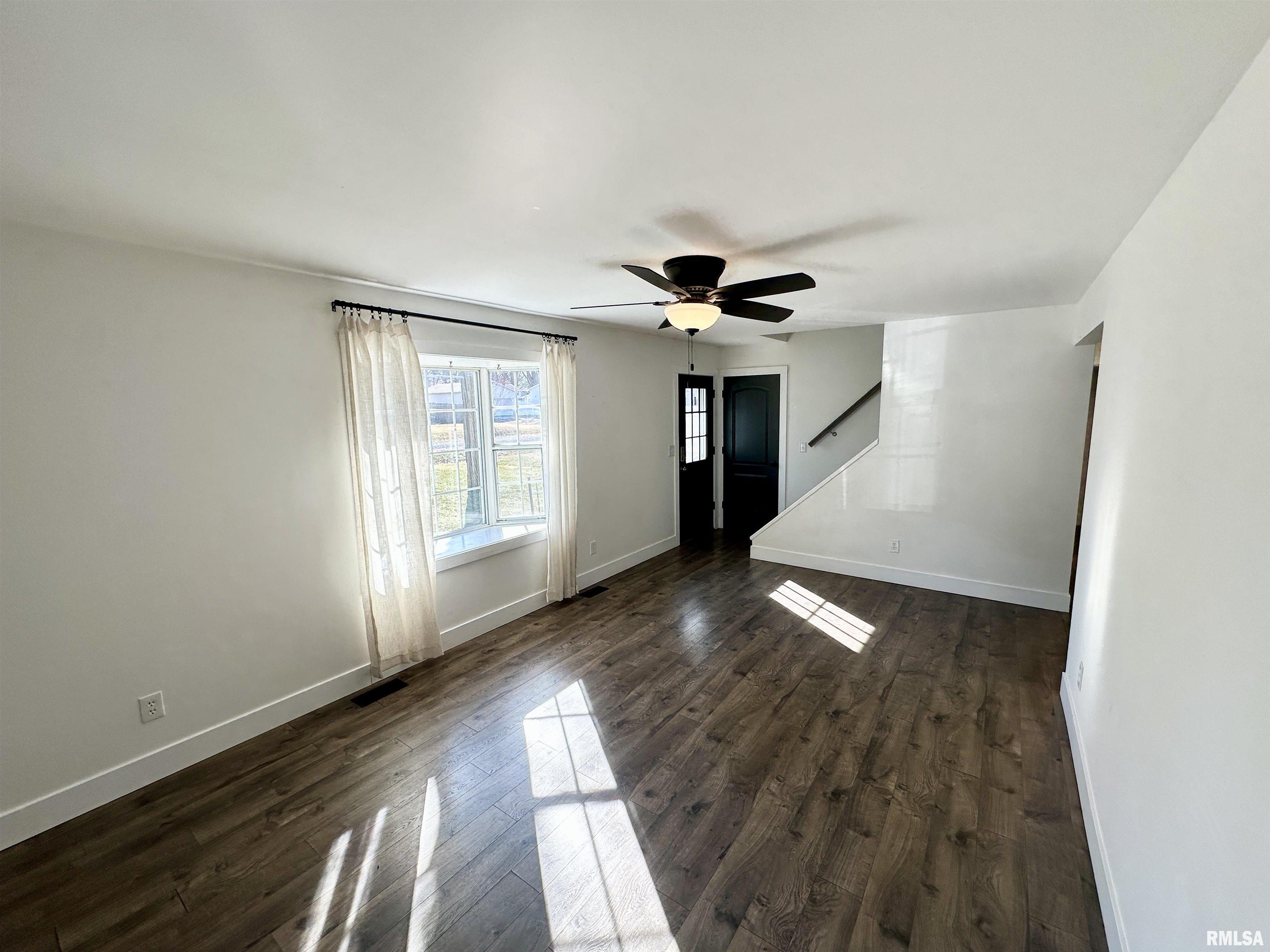 2004 Plum Street Jacksonville, IL 62650 - Photo 8 of 42