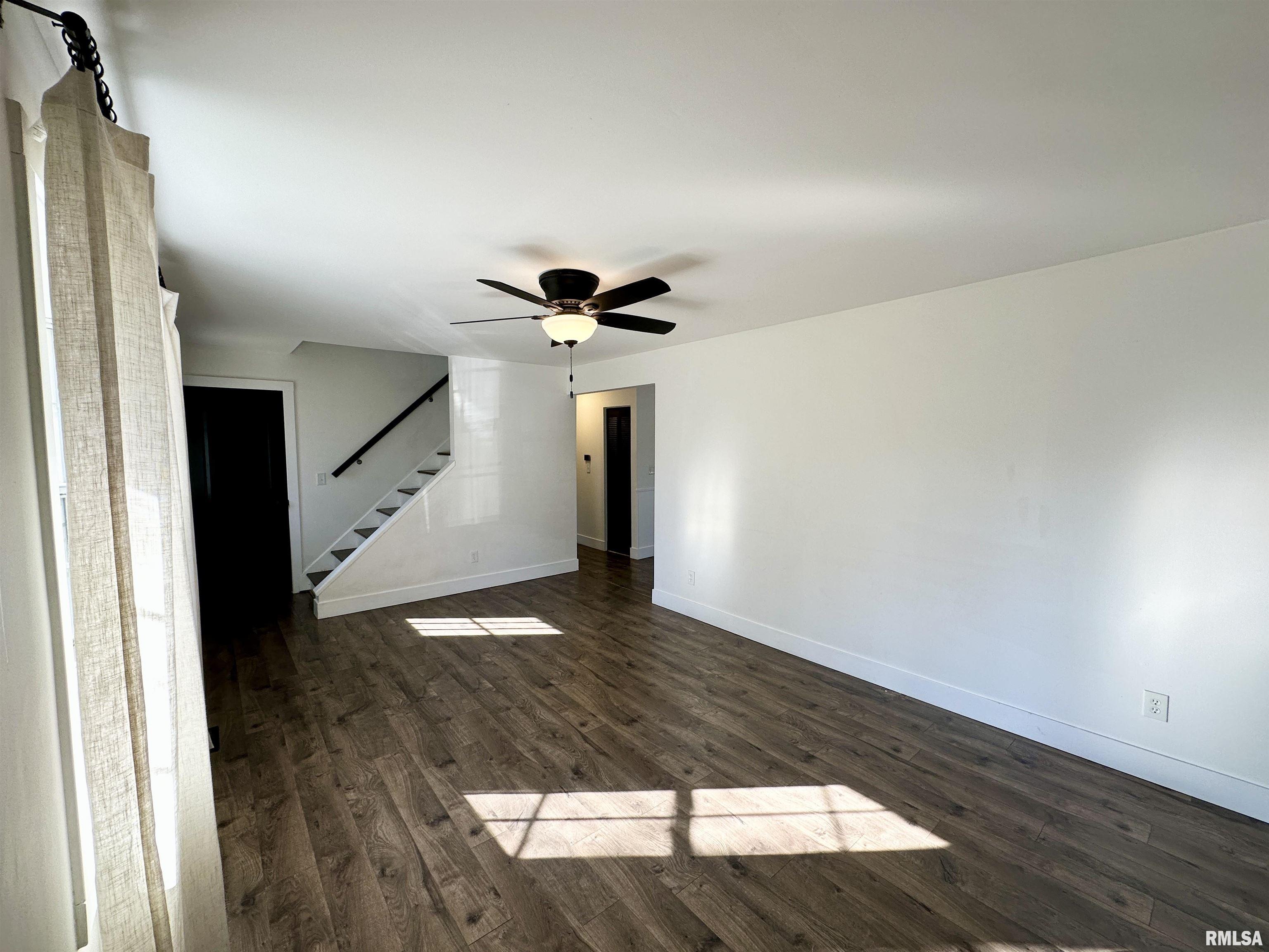 2004 Plum Street Jacksonville, IL 62650 - Photo 9 of 42