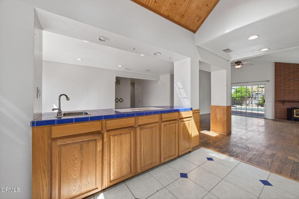 901 Indigo Place Oxnard, CA 93036 - Photo 14 of 38