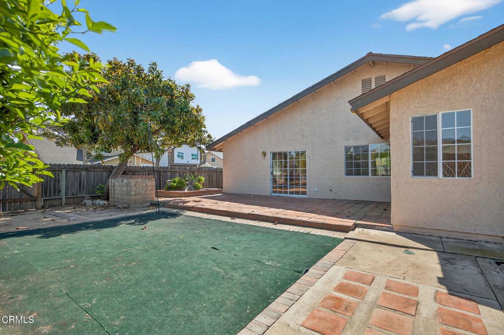 901 Indigo Place Oxnard, CA 93036 - Photo 33 of 38