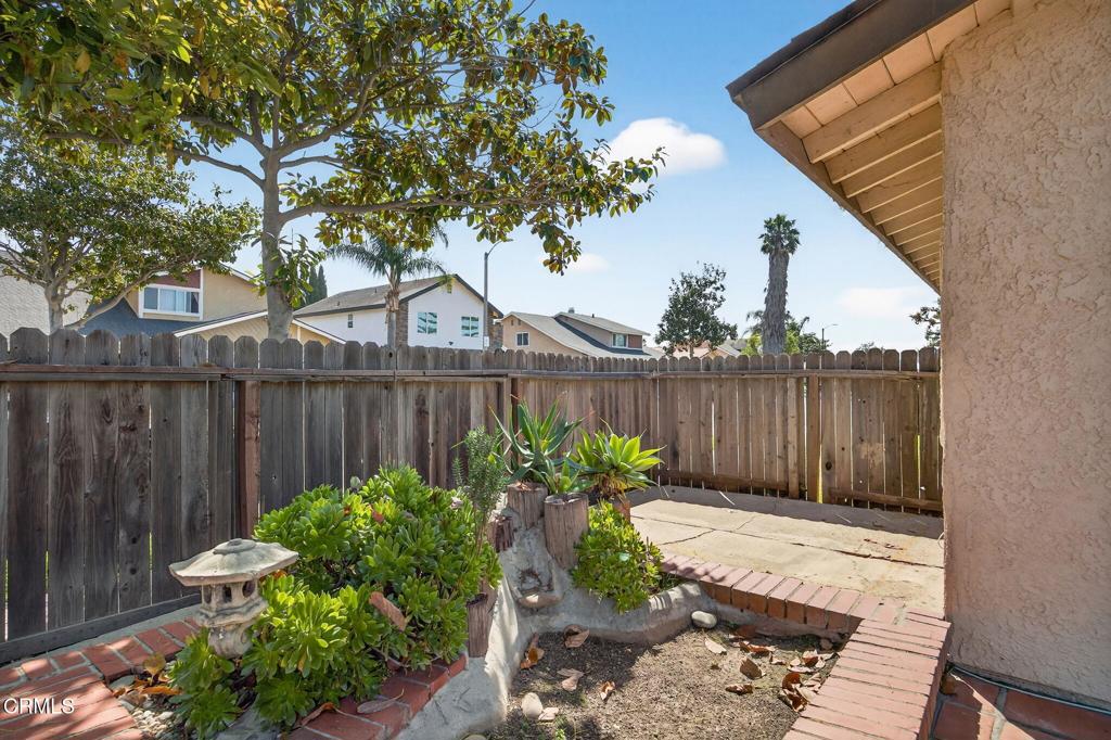 901 Indigo Place Oxnard, CA 93036 - Photo 35 of 38
