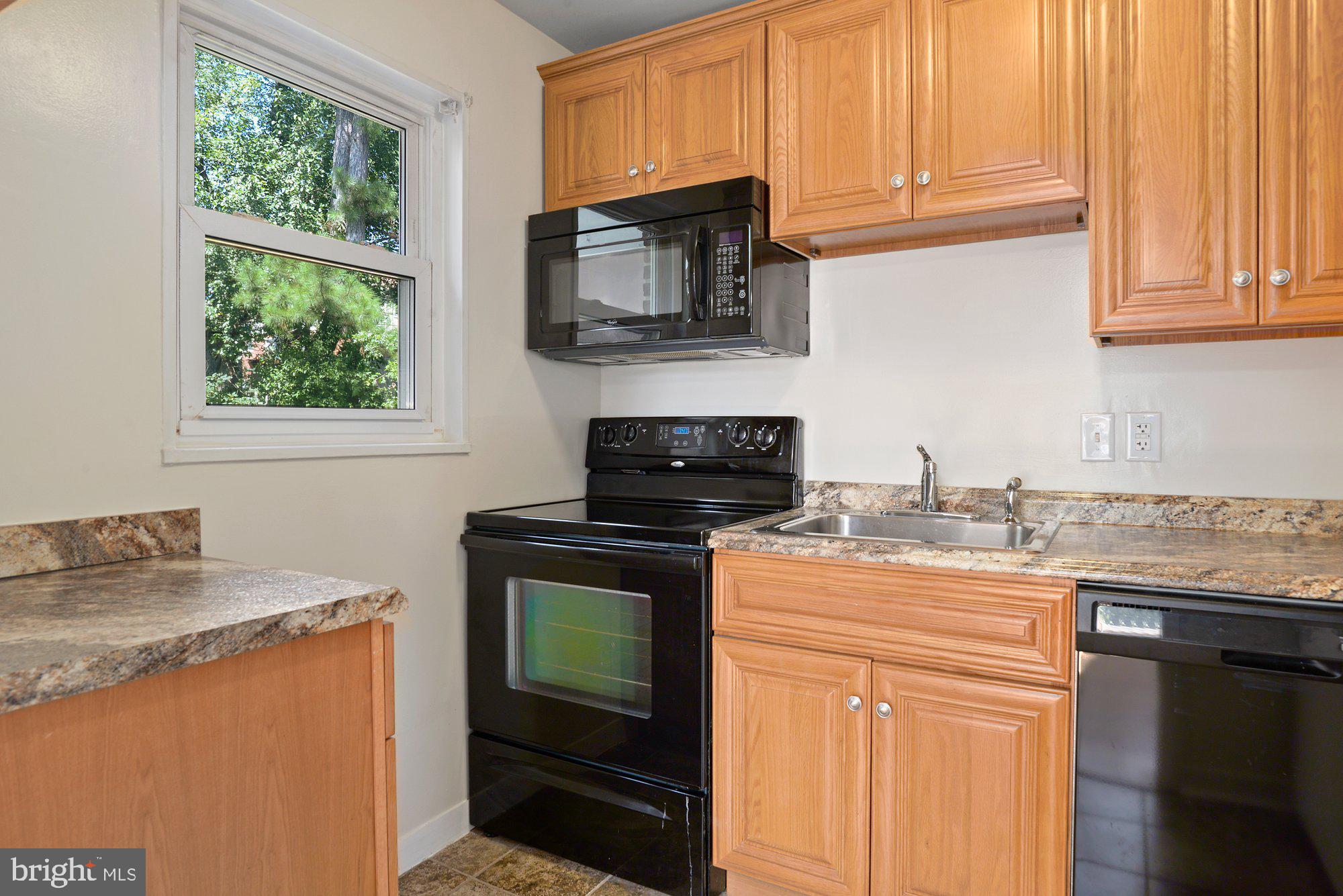 7206 Annapolis Road Hyattsville, MD 20784 - Photo 11 of 25 Gallery Image 11
