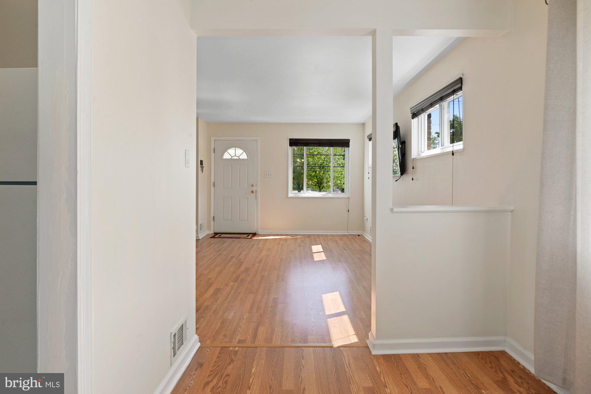 7206 Annapolis Road Hyattsville, MD 20784 - Photo 8 of 25 Gallery Image 8