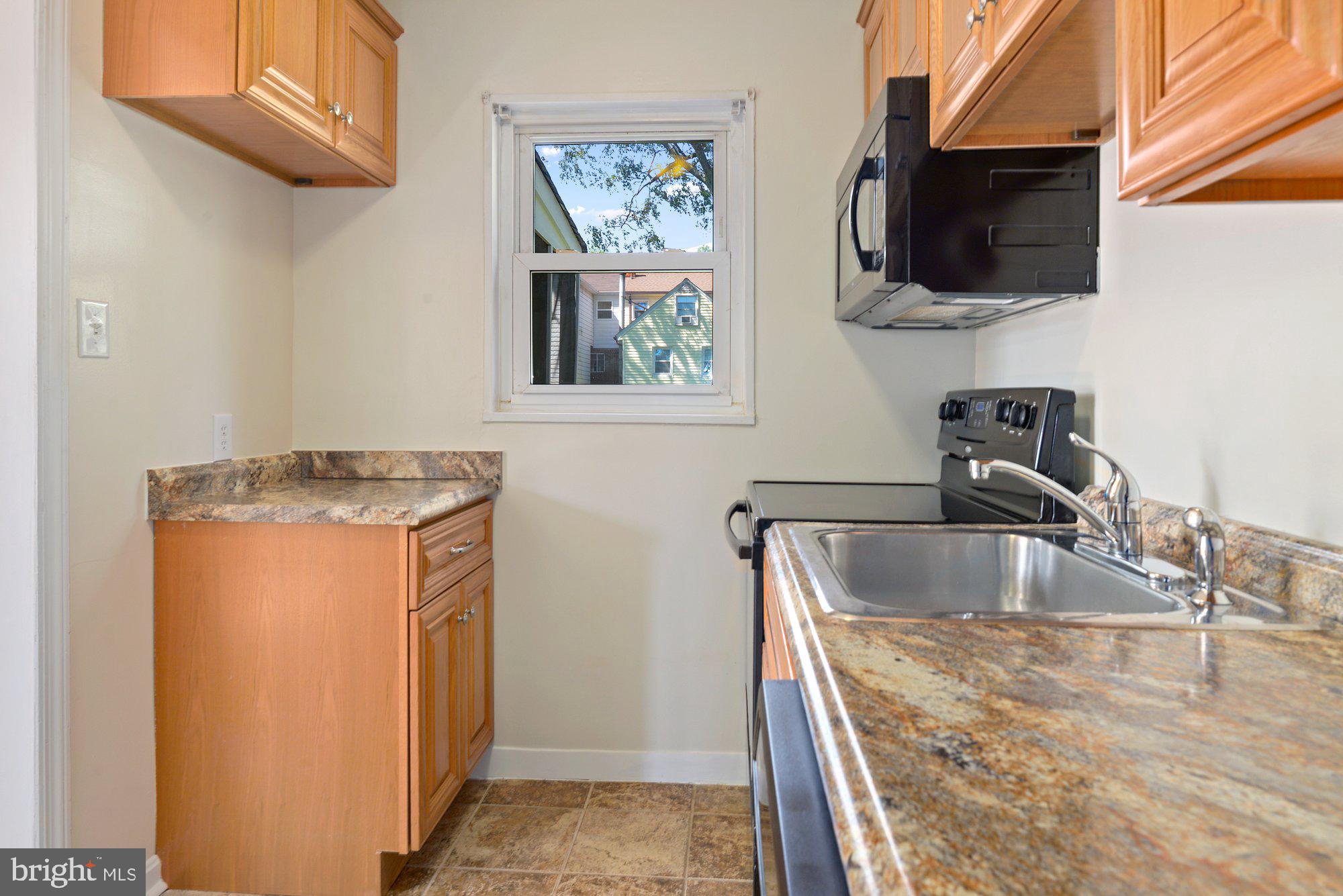 7206 Annapolis Road Hyattsville, MD 20784 - Photo 10 of 25 Gallery Image 10