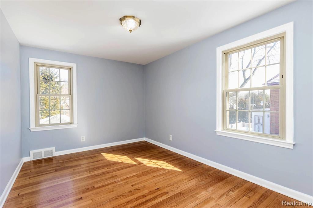 1442 Devonshire Road Grosse Pointe Park, MI 48230 - Photo 16 of 48