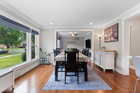 $525,000 | 201 North Maple Street, Mount Prospect, IL 60056