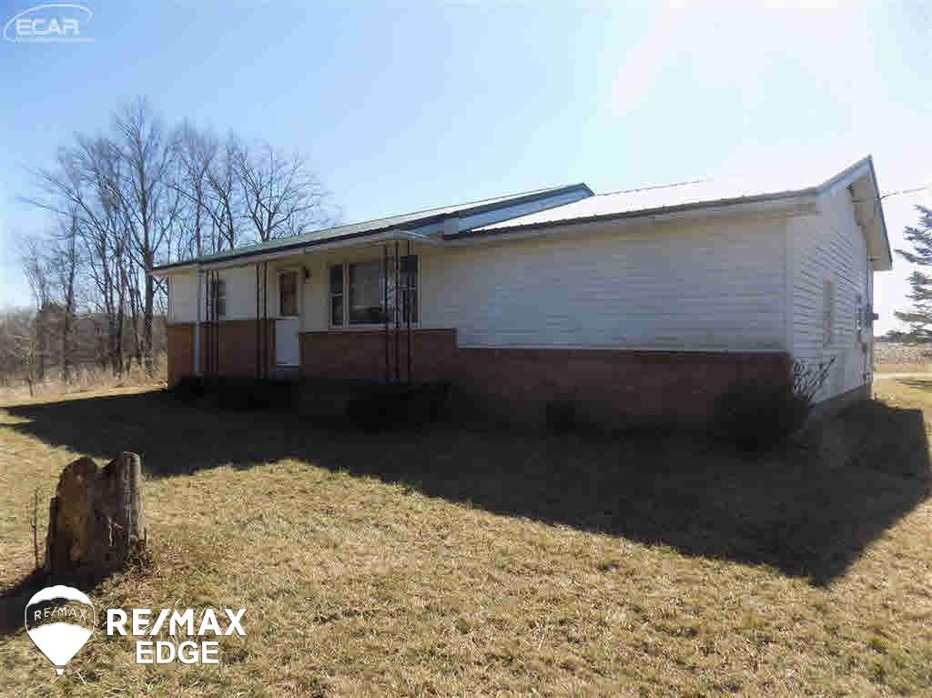 3385 Barnes Road Millington, MI 48746 - Photo 4 of 37 21417367-3.JPG