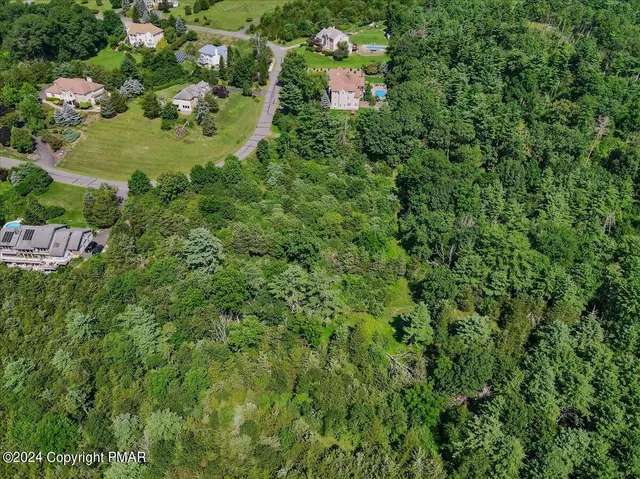 $300,000 | 19-20 Kettle Ridge Drive, Stroudsburg, PA 18360