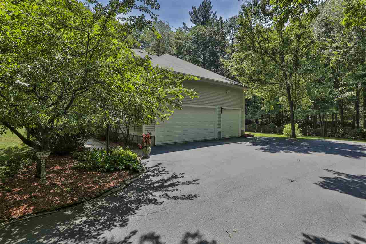 3 Hunters Road Bedford, NH 03110 - Photo 3 of 38 Gallery Image 3