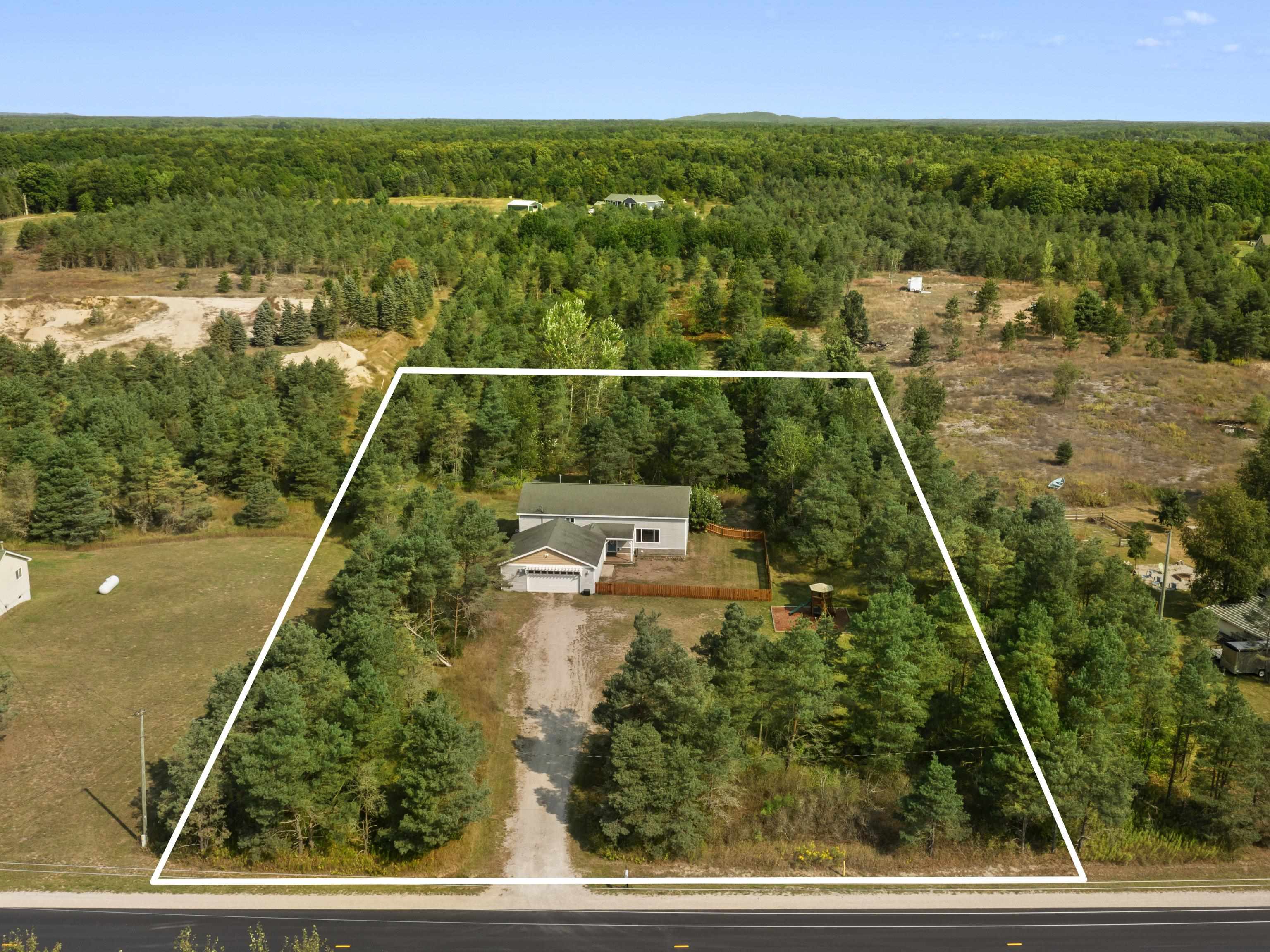 17394 Fewins Road Interlochen, MI 49643 - Photo 4 of 43 1926843-5a5fb6ff-3103-49a8-b633-d740b9484a20.JPG