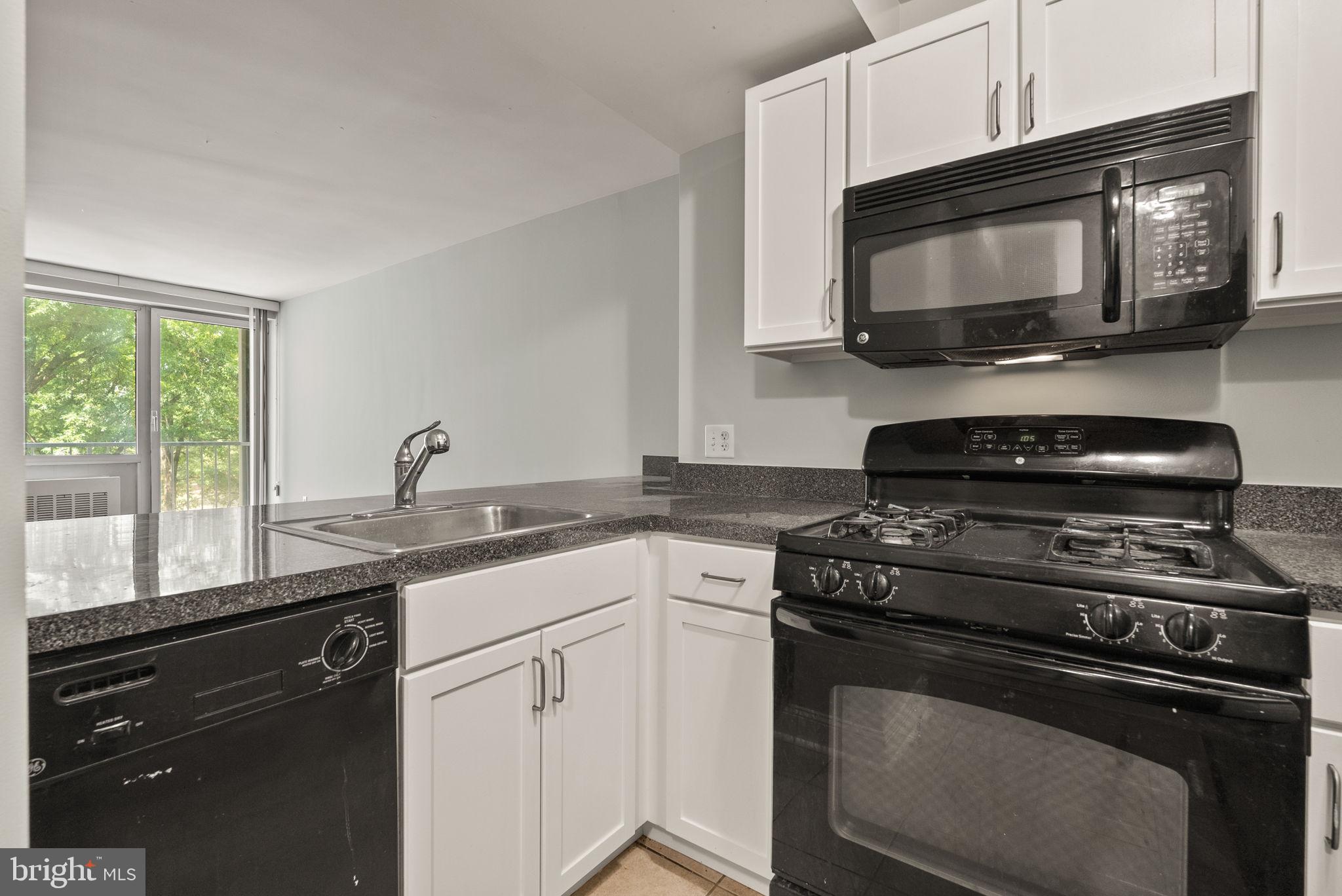 800 4th Street Southwest, Unit N325 Washington, DC 20024 - Photo 8 of 27