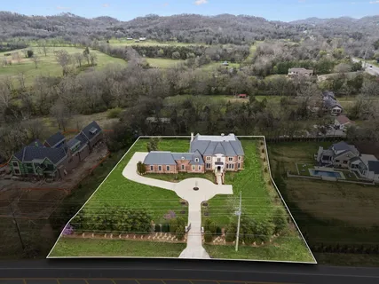 $5,950,000 | 2122 Old Hickory Boulevard, Nashville, TN 37215