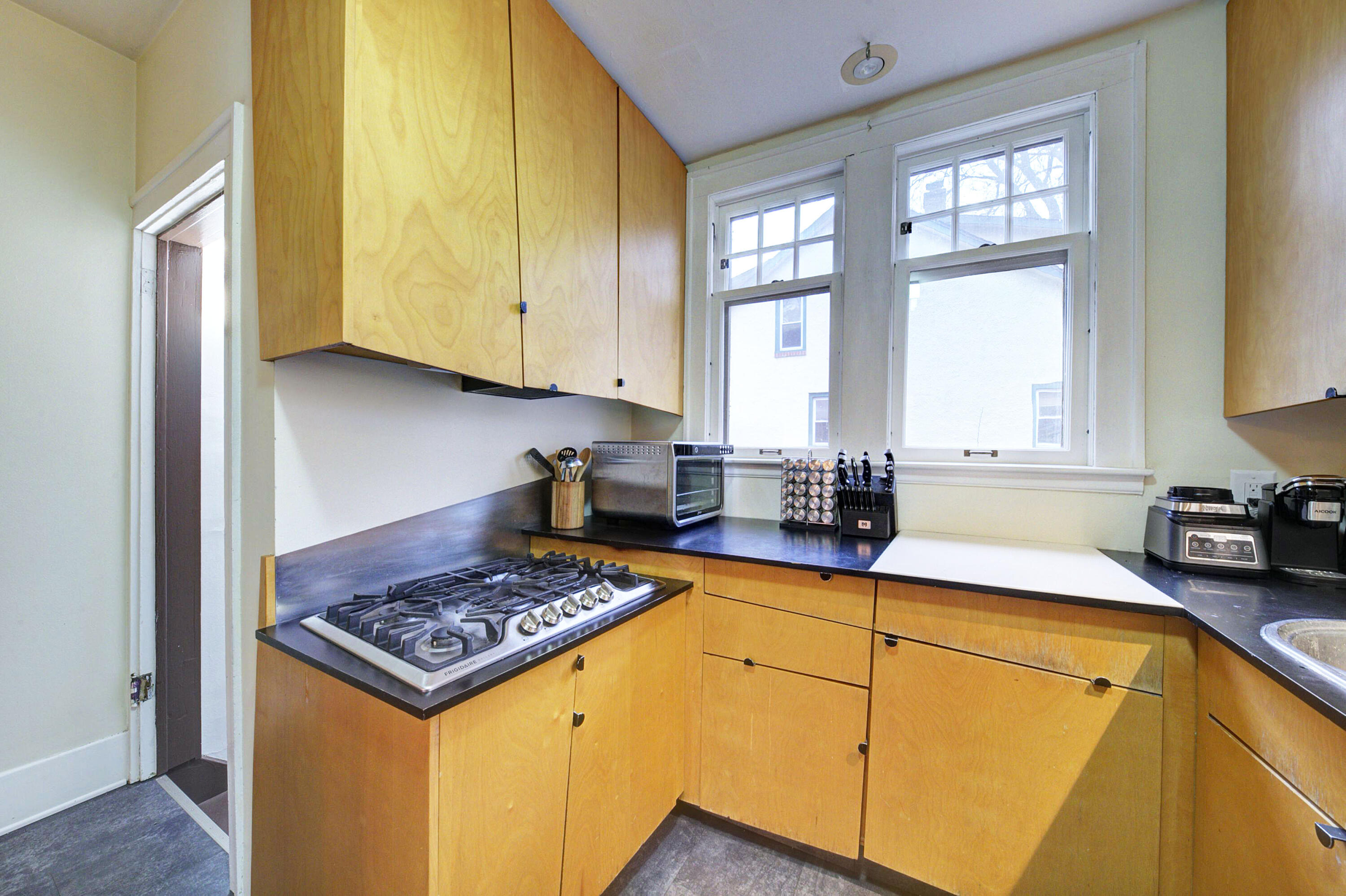809 Sycamore Place Ann Arbor, MI 48104 - Photo 39 of 64 Kitchen