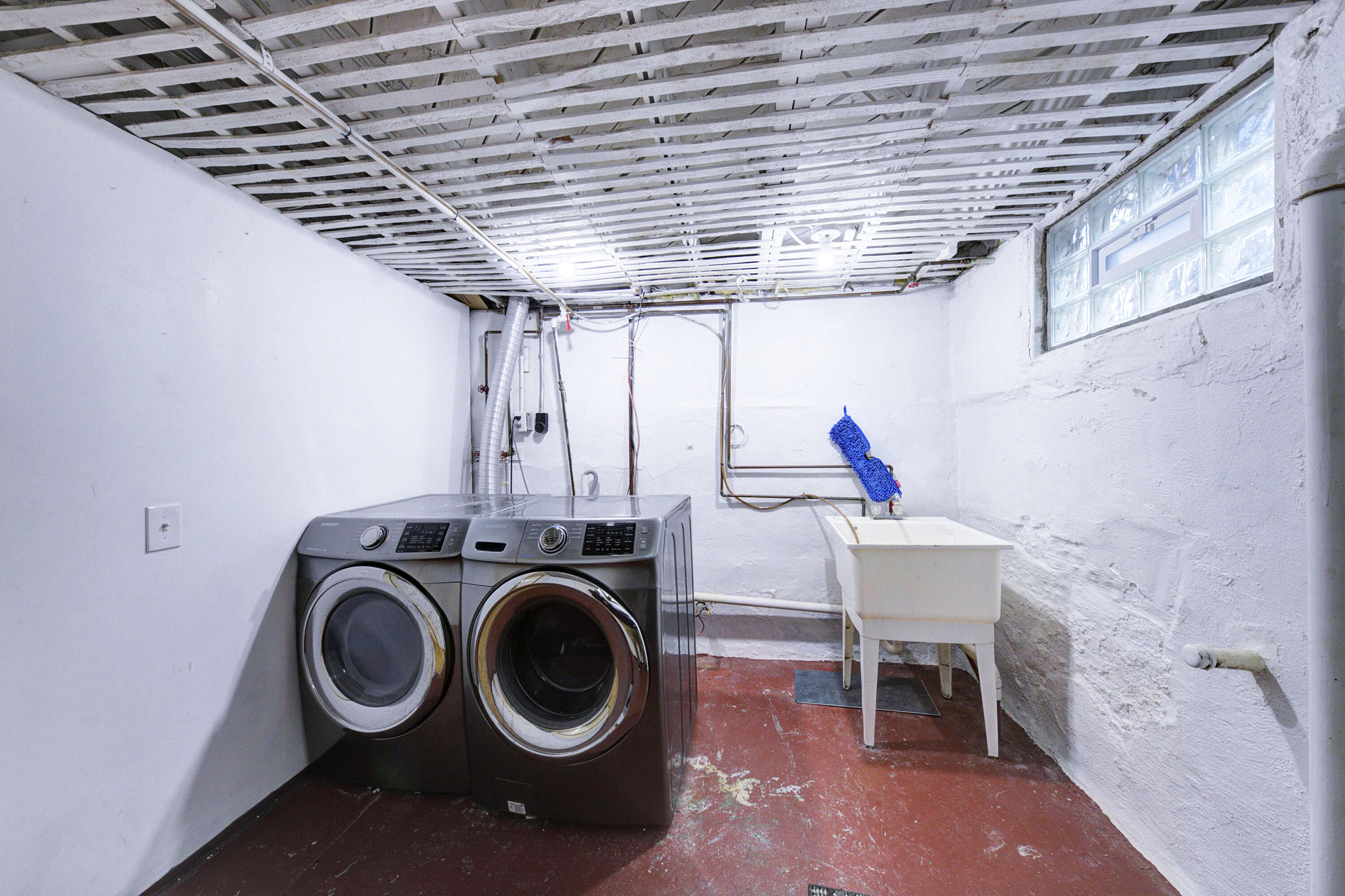809 Sycamore Place Ann Arbor, MI 48104 - Photo 41 of 64 Laundry